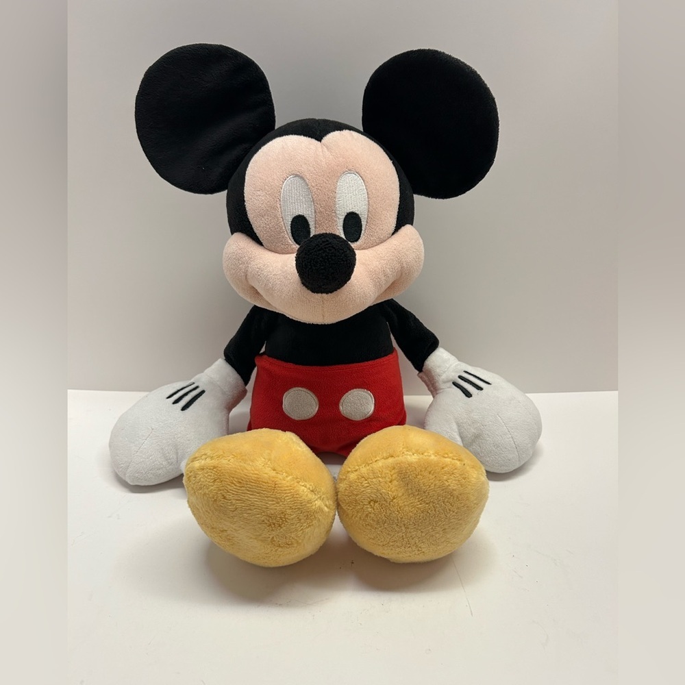 Disney Collection Classic 18 Inch Mickey Mouse Plush Very Clean‎